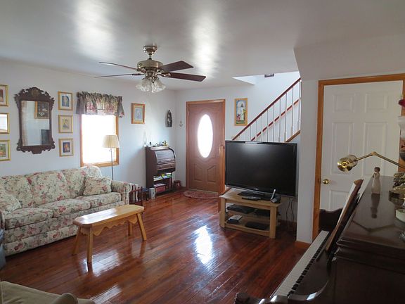 2nd image of 164 Hubbard Ave