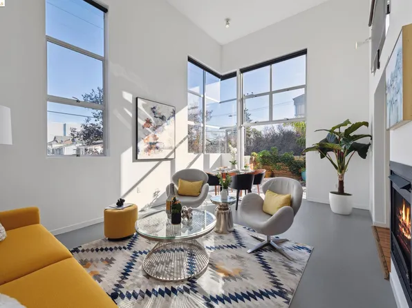 3405 Helen St APT 8, Oakland, CA 94608