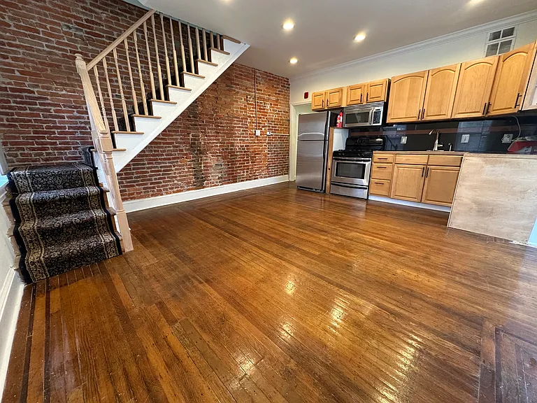 2738 Poplar St #2F — Photo 1