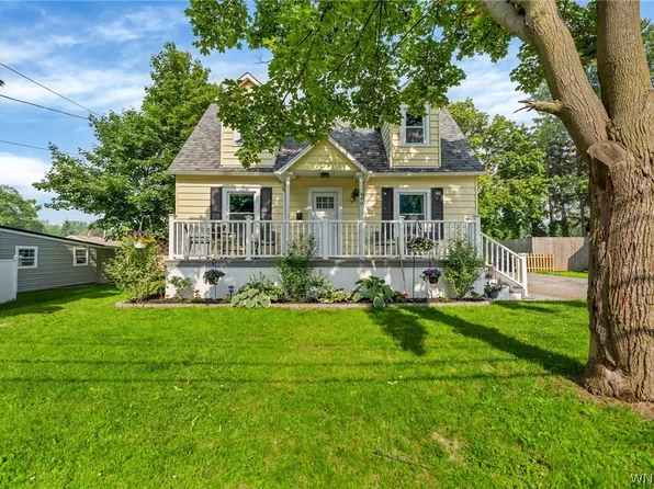 440 N 3rd St, Lewiston, NY 14092