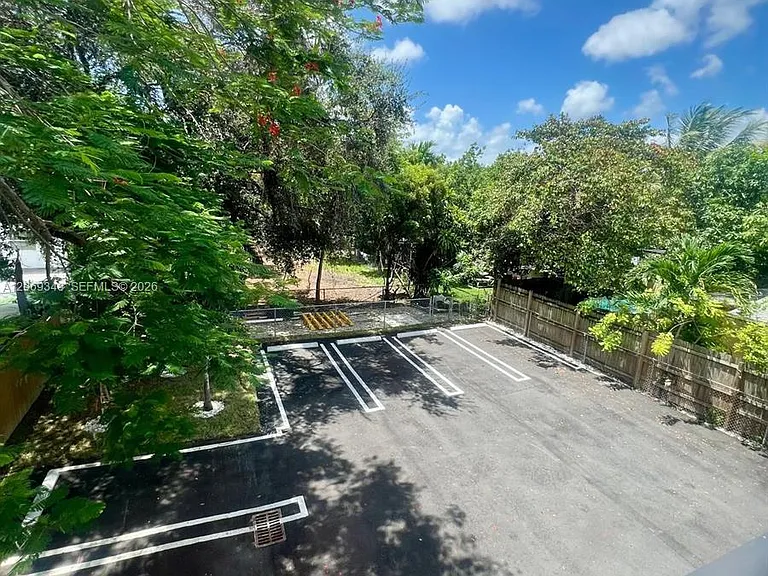 1860 NW 19th St #202 — Photo 15