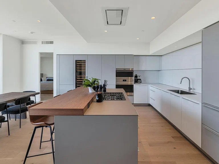 4849 N Camelback Ridge Rd #B203 — Photo 8
