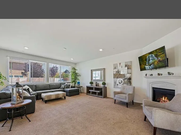 30184 Sutton Ct — Photo 3