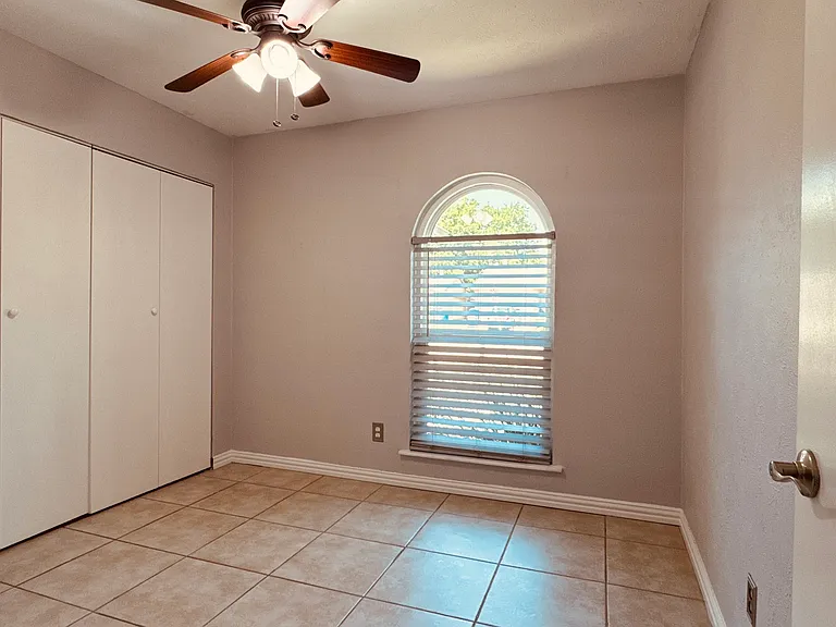 153 W Way Dr — Photo 14
