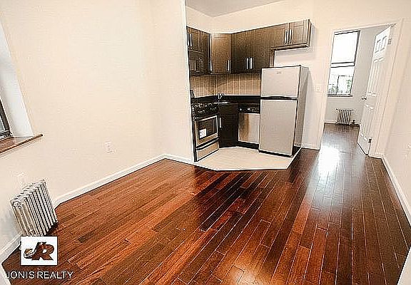 3rd image of 127 2nd Ave APT 7