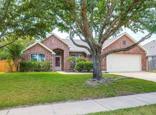 930 McAlpin Rd, Midlothian, TX 76065