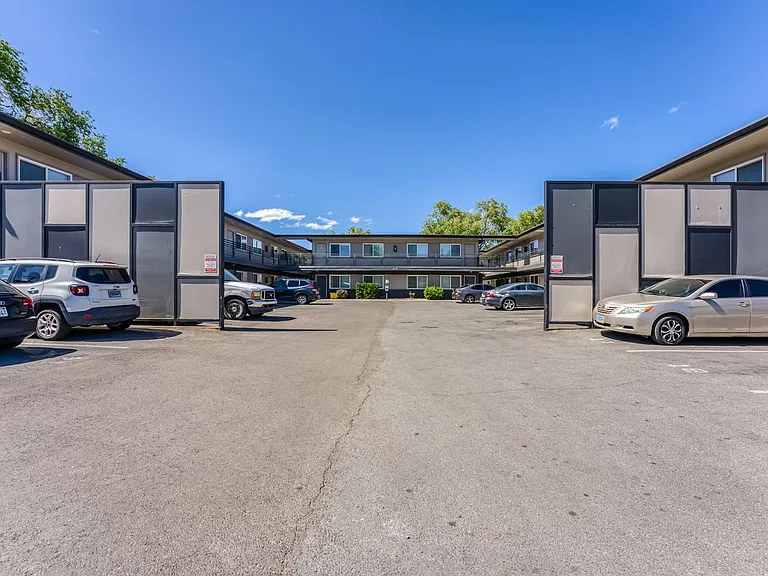 405 Grand Canyon Blvd — Photo 10