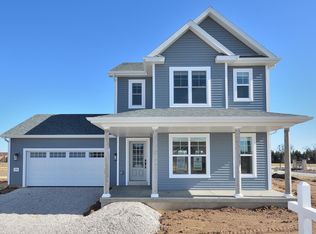 1391 Arrowood Cir E, Oconomowoc, WI 53066