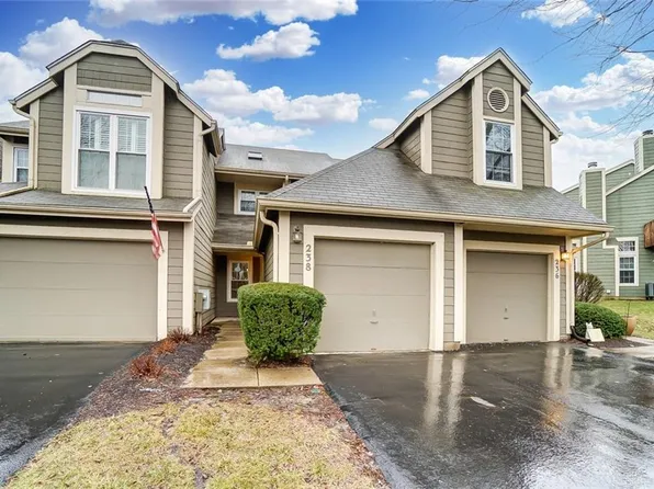 238 Queens Xing, Dayton, OH 45458