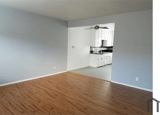 3 bed, 990 sqft, $3,400 — Photo 2