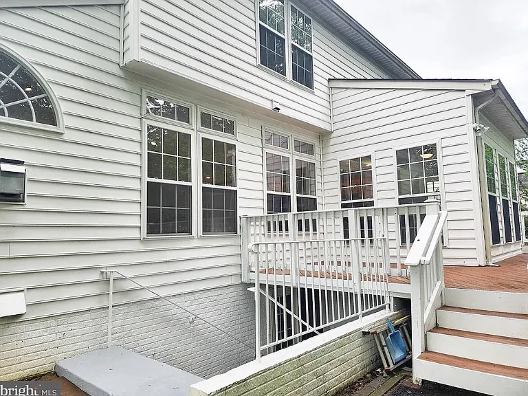 9120 Stonegarden Dr — Photo 3