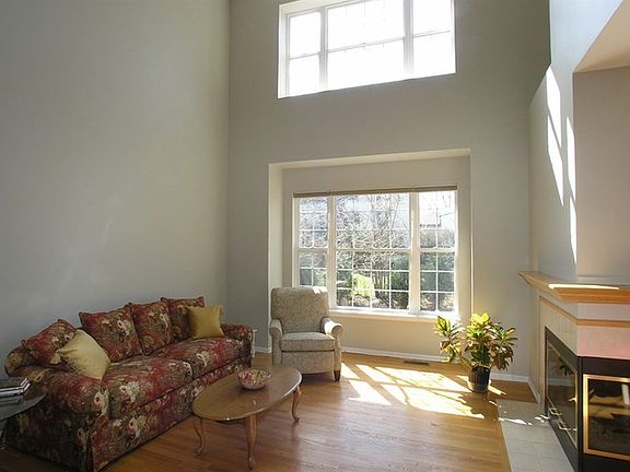 2nd image of 11005 Edgebrook Ln