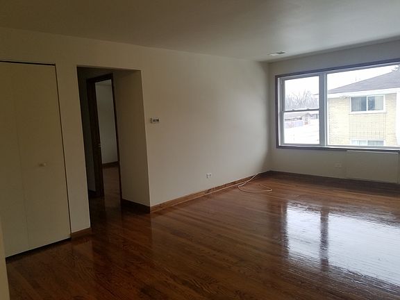 5th image of 1002 Parkwood Dr