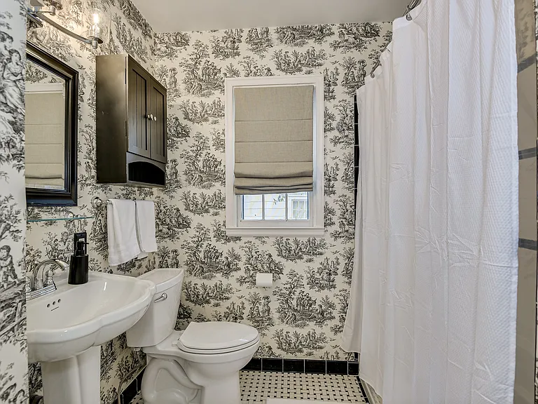 904 Highland Ave — Photo 29