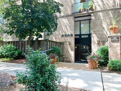 2828 N Burling St APT 206, Chicago, IL, 60657