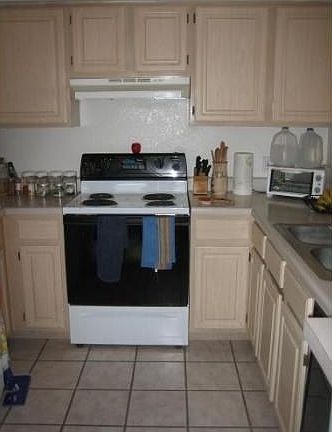 4th image of 13929 Fairway Island Dr APT 823