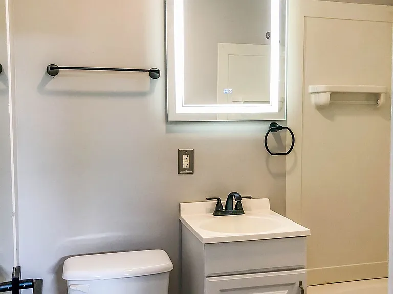 806 N Berkeley Blvd — Photo 8