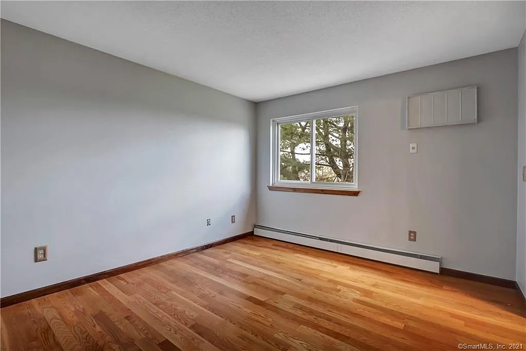 2 bed, 1.5 bath, 1063 sqft, $1,950 — Photo 2