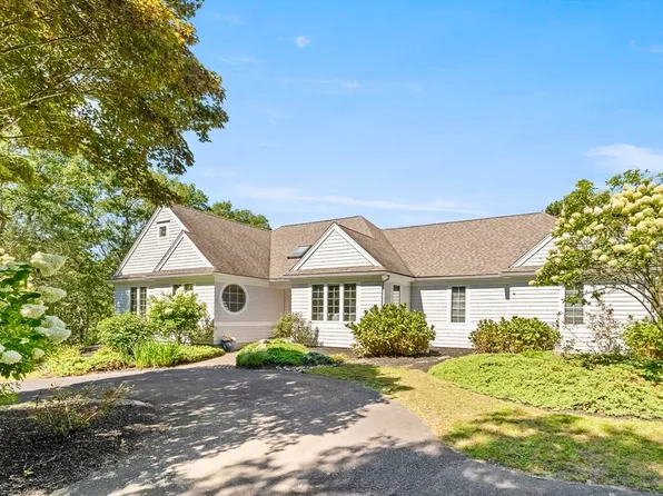 30 Hill And Plain Rd, East Falmouth, MA 02536