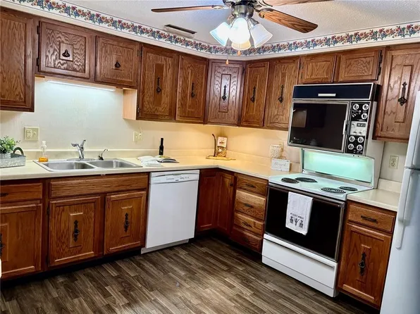 190 Cottage Grove Ave SE APT 108, Cedar Rapids, IA 52403