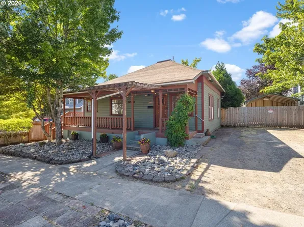 428 Roosevelt St, Oregon City, OR 97045