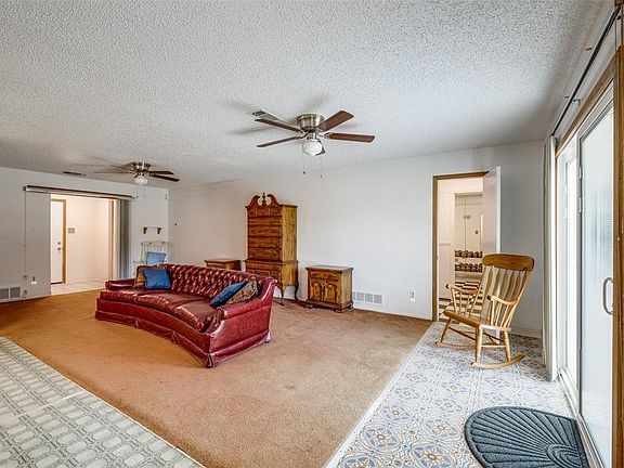 3rd image of 4504 Windy Ln