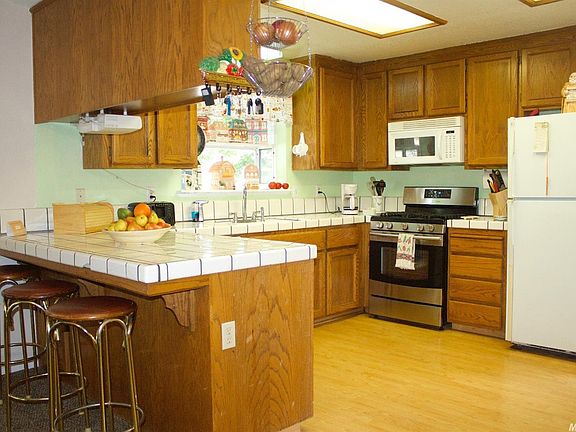 4th image of 3700 Jordanolo Dr