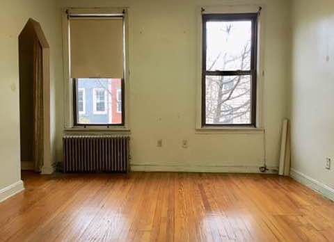 1st image of 142 Bedford Ave APT 3