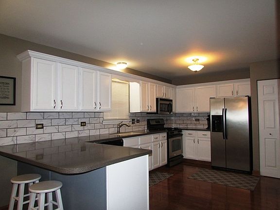 4th image of 8029 W Ryeland Dr