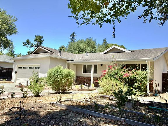 2nd image of 20231 Merrick Dr