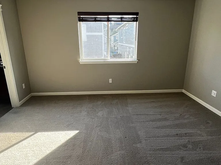 3887 Portside Dr — Photo 21
