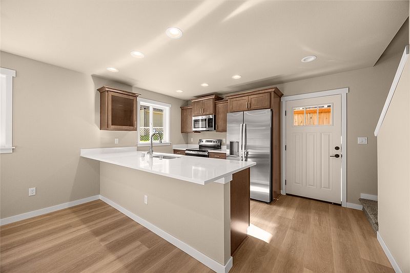 3rd image of 6611 Commercial Avenue #2