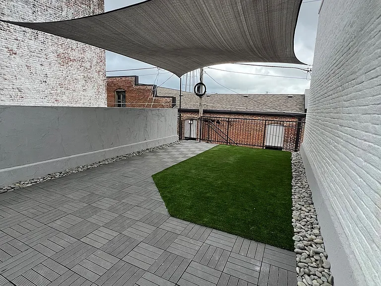 113 E Broadway St #B — Photo 11