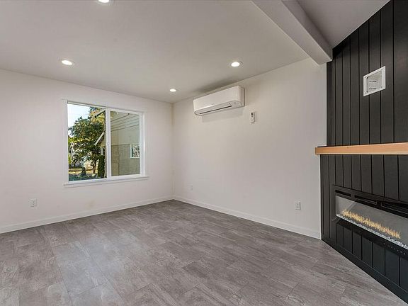 Living Room Unit B