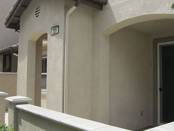 2nd image of 220 Lightwood St