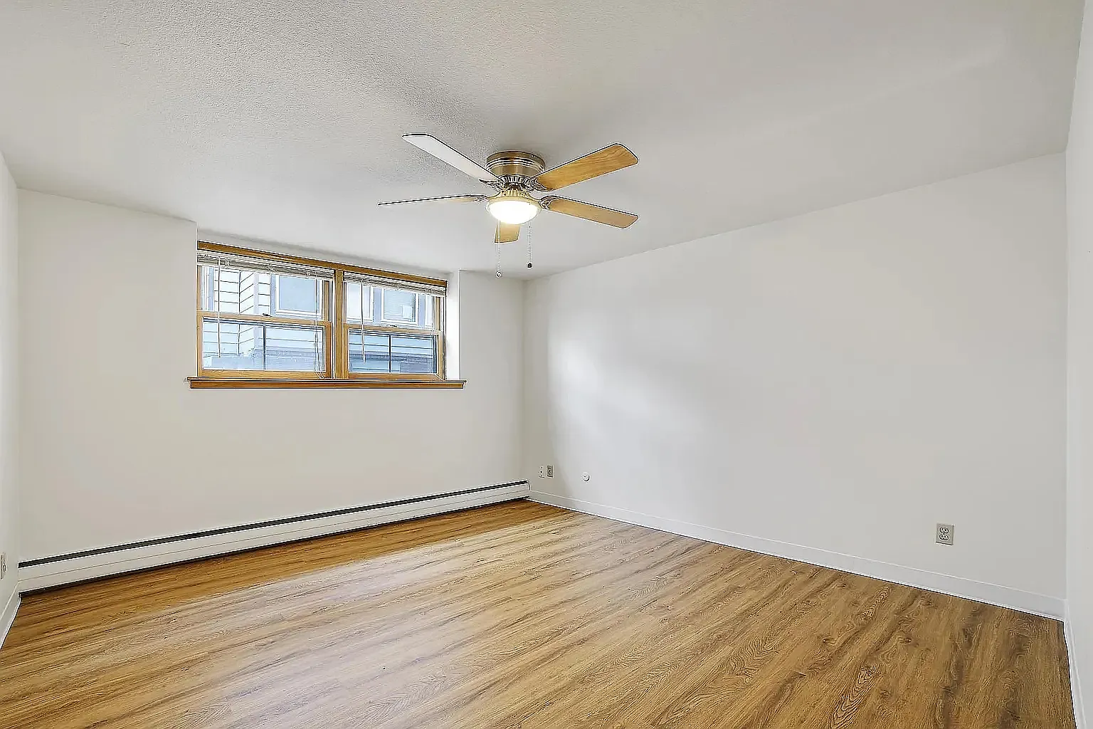 1 bed, 900 sqft, $1,250 — Photo 4