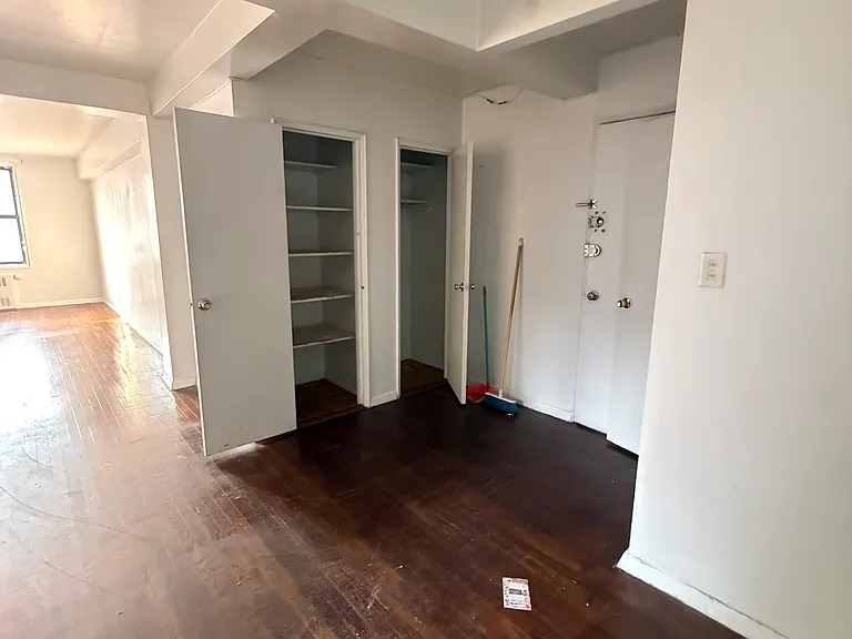2976 Marion Ave #5 — Photo 2
