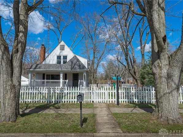 105 W Greenview Dr, Dayton, OH 45415