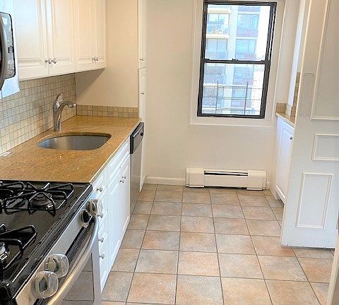 4th image of 353 E 83rd St APT 22h