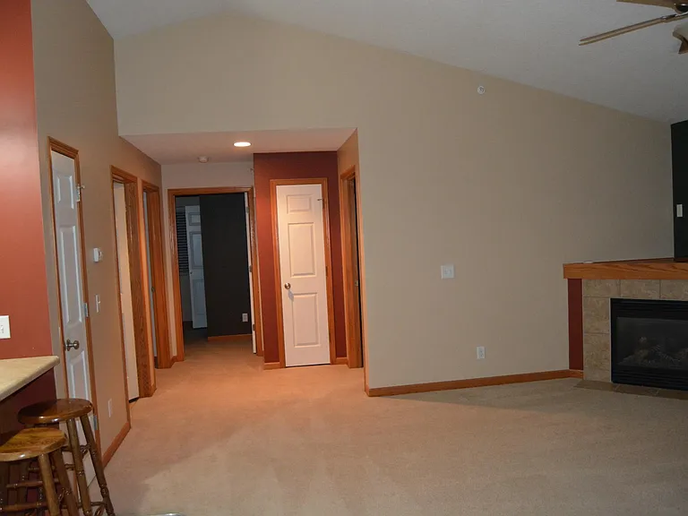 643 E 46th St #B-22 — Photo 2