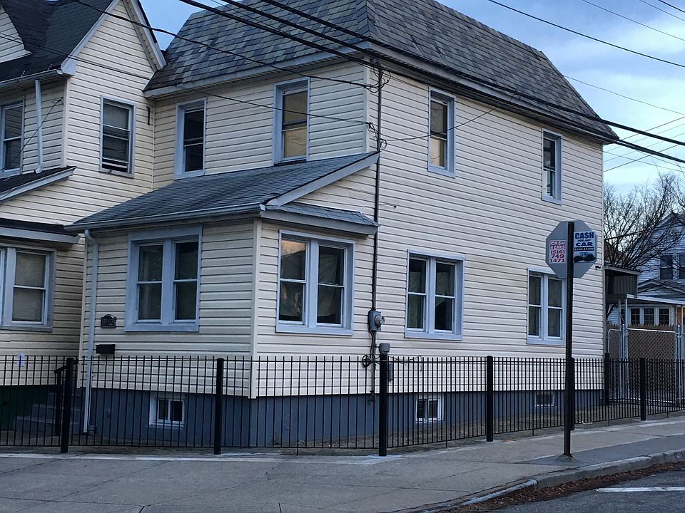 1st image of 13906 Lakewood Ave