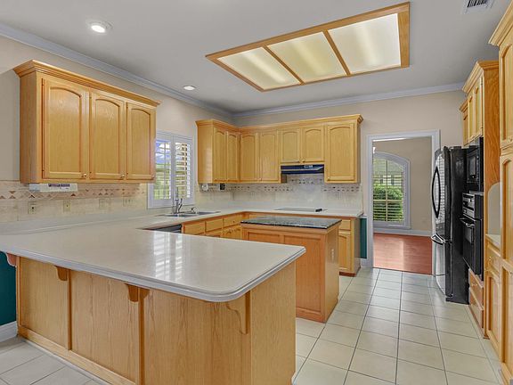5th image of 1519 Ridgeland Dr