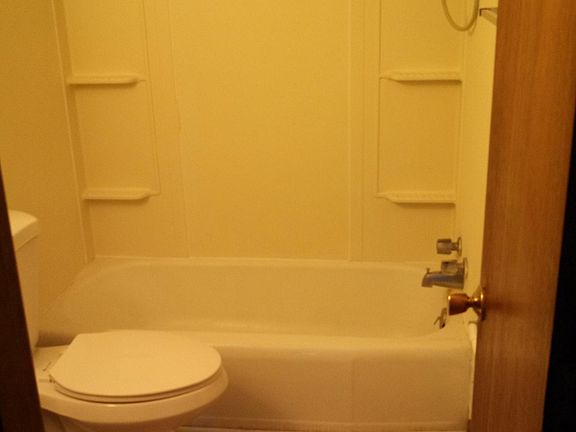 4th image of 915 Southpark Dr #23