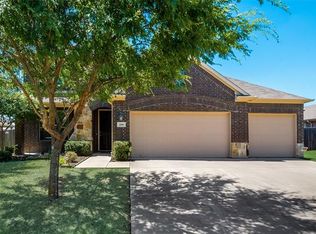 209 Wolf Dr, Forney, TX 75126