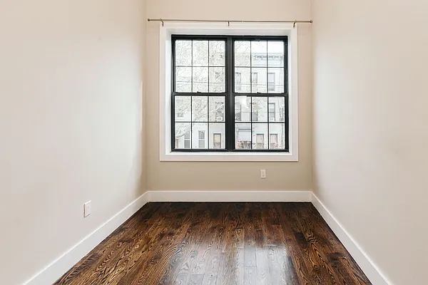 Rented by Nooklyn NYC LLC | media 54