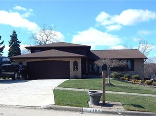 7764 Parkside Dr, Parma, OH 44130