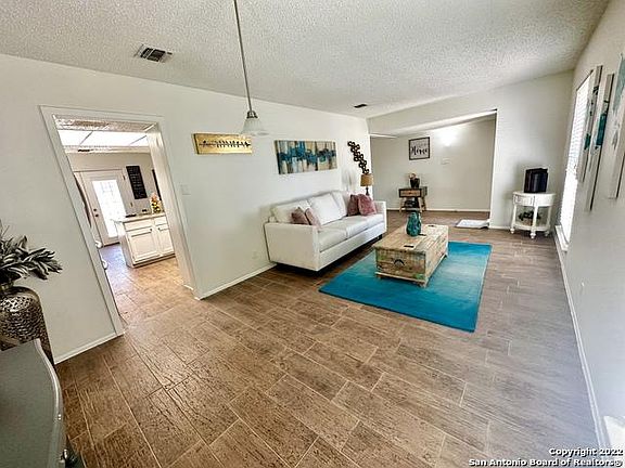 3rd image of 8343 Dawnwood Dr