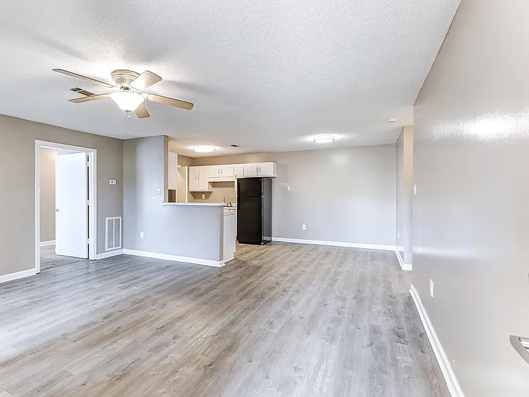 The Waverly Apartments — Photo 29