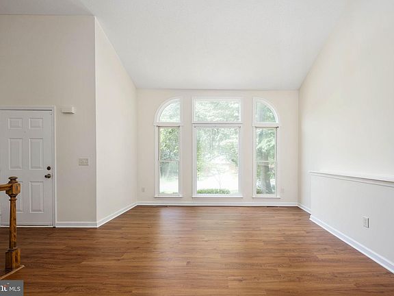 4th image of 6 Creekway Ln