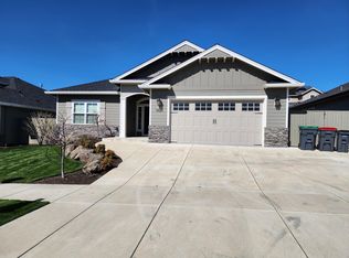 3929 Sunleaf Ave, Medford, OR